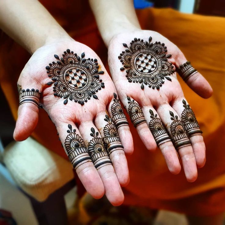 front hand simple Tikki Mehndi